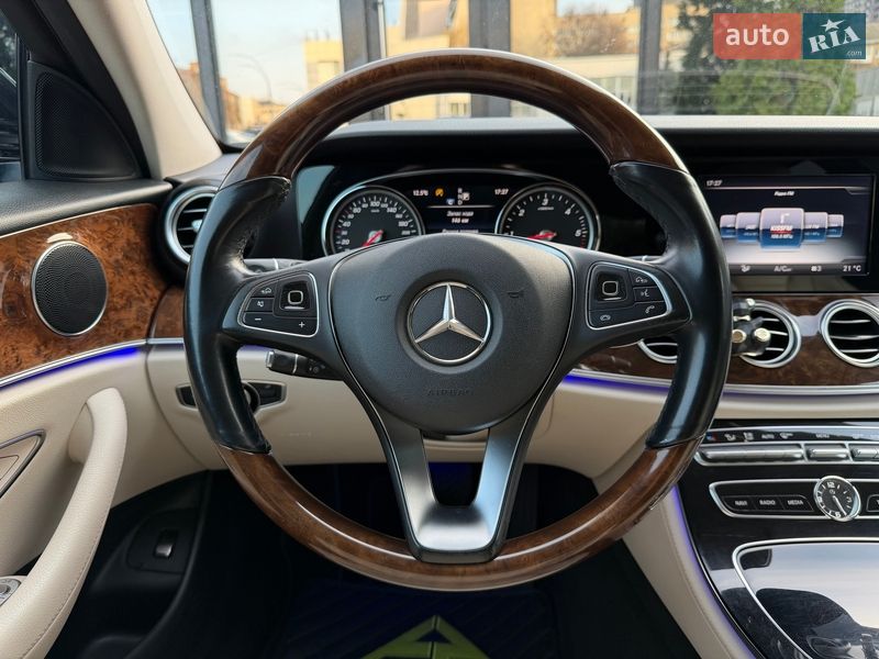 Седан Mercedes-Benz E-Class 2016 в Киеве