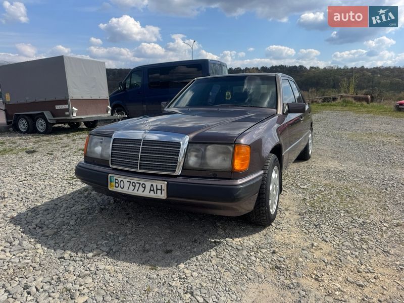 Mercedes-Benz E-Class 1992