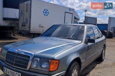 Седан Mercedes-Benz E-Class 1988 в Томашполі