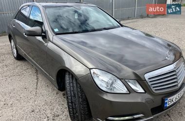 Седан Mercedes-Benz E-Class 2012 в Рівному