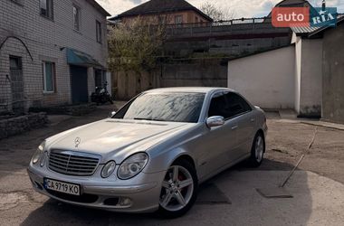 Седан Mercedes-Benz E-Class 2004 в Каневі