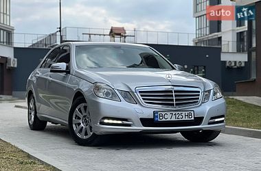 Седан Mercedes-Benz E-Class 2013 в Львове