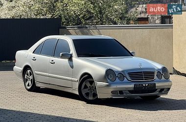 Седан Mercedes-Benz E-Class 2001 в Жовкві