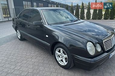Седан Mercedes-Benz E-Class 1998 в Буске