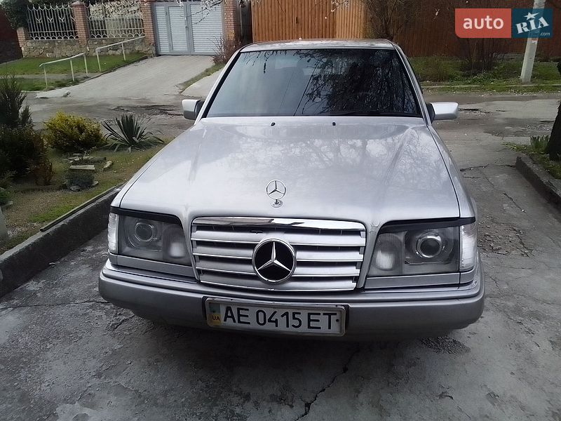 Mercedes-Benz E-Class 1995