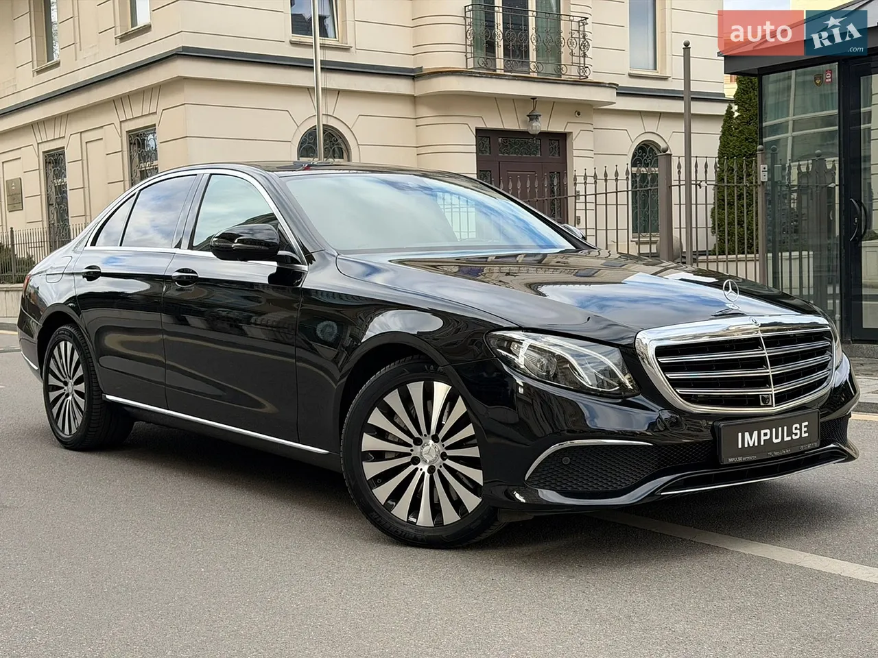 2016 Mercedes-Benz GLC - мініатюра 45