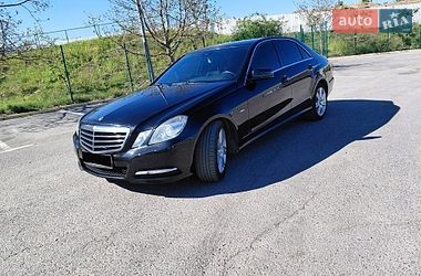 Седан Mercedes-Benz E-Class 2010 в Ужгороді