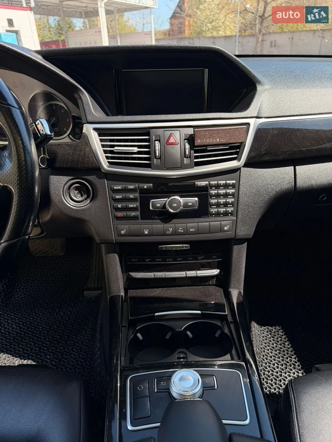 2012 Mercedes-Benz E-klasse - мініатюра 18