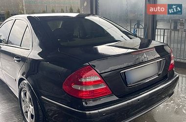 Седан Mercedes-Benz E-Class 2004 в Львове