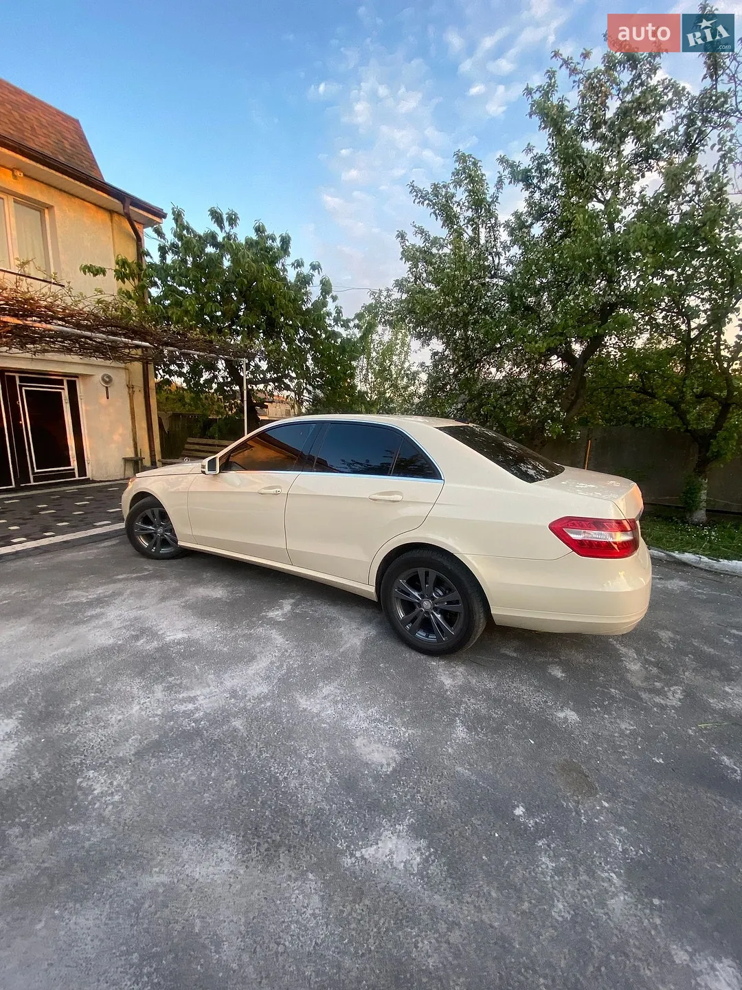 2012 Mercedes-Benz E-klasse - мініатюра 2