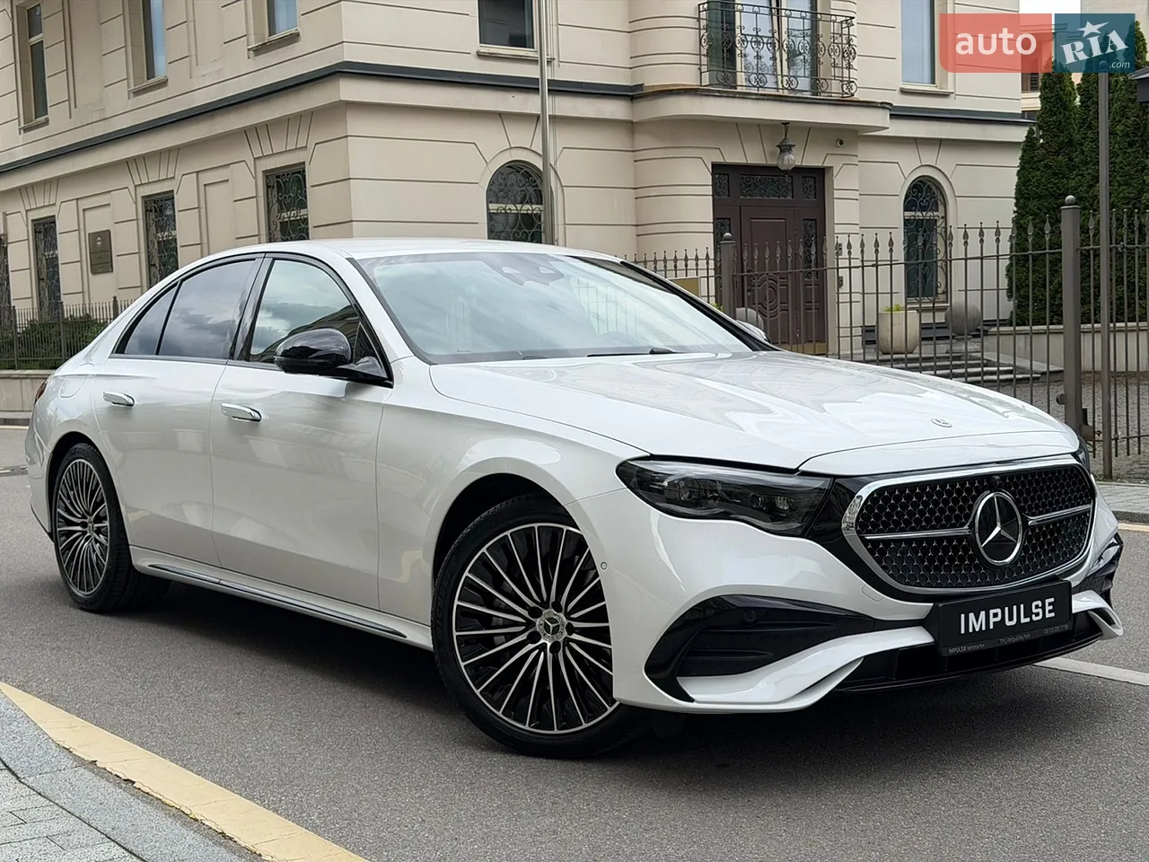 2016 Mercedes-Benz GLC - мініатюра 47