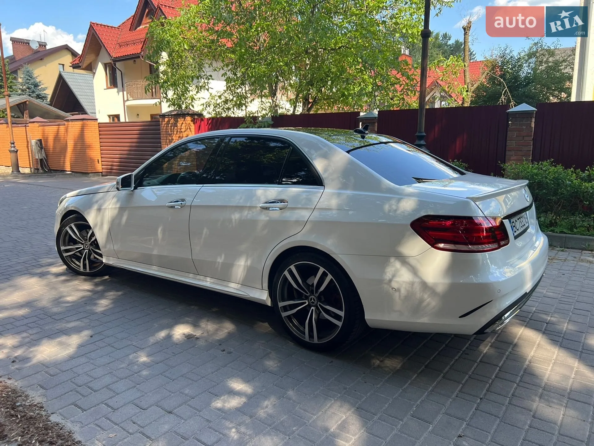 Mercedes-Benz E-Class 2015 VIN WDDHF9HB7GB186586 фото оголошення 19 з 58