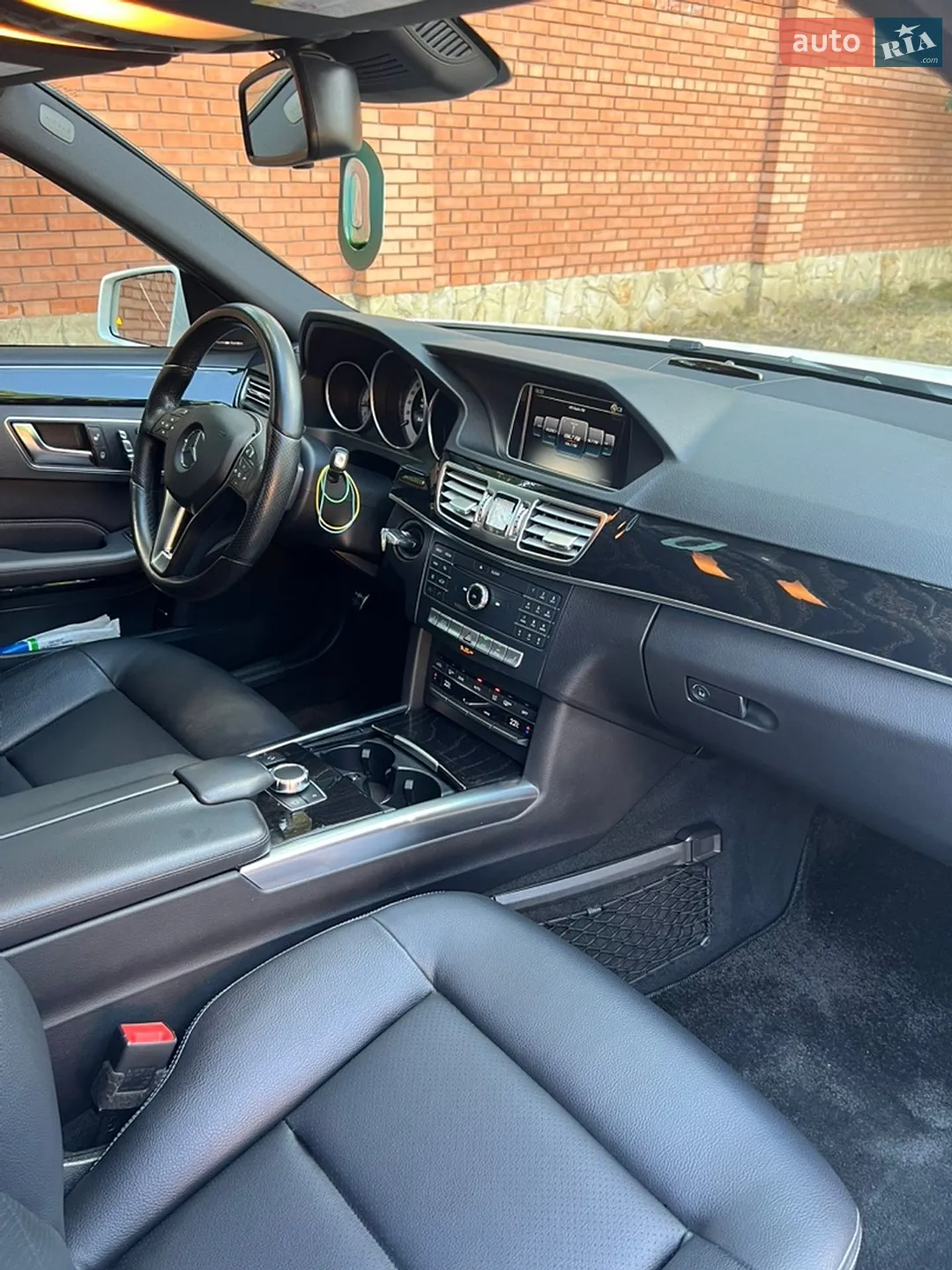 Mercedes-Benz E-Class 2015 VIN WDDHF9HB7GB186586 фото оголошення 38 з 58