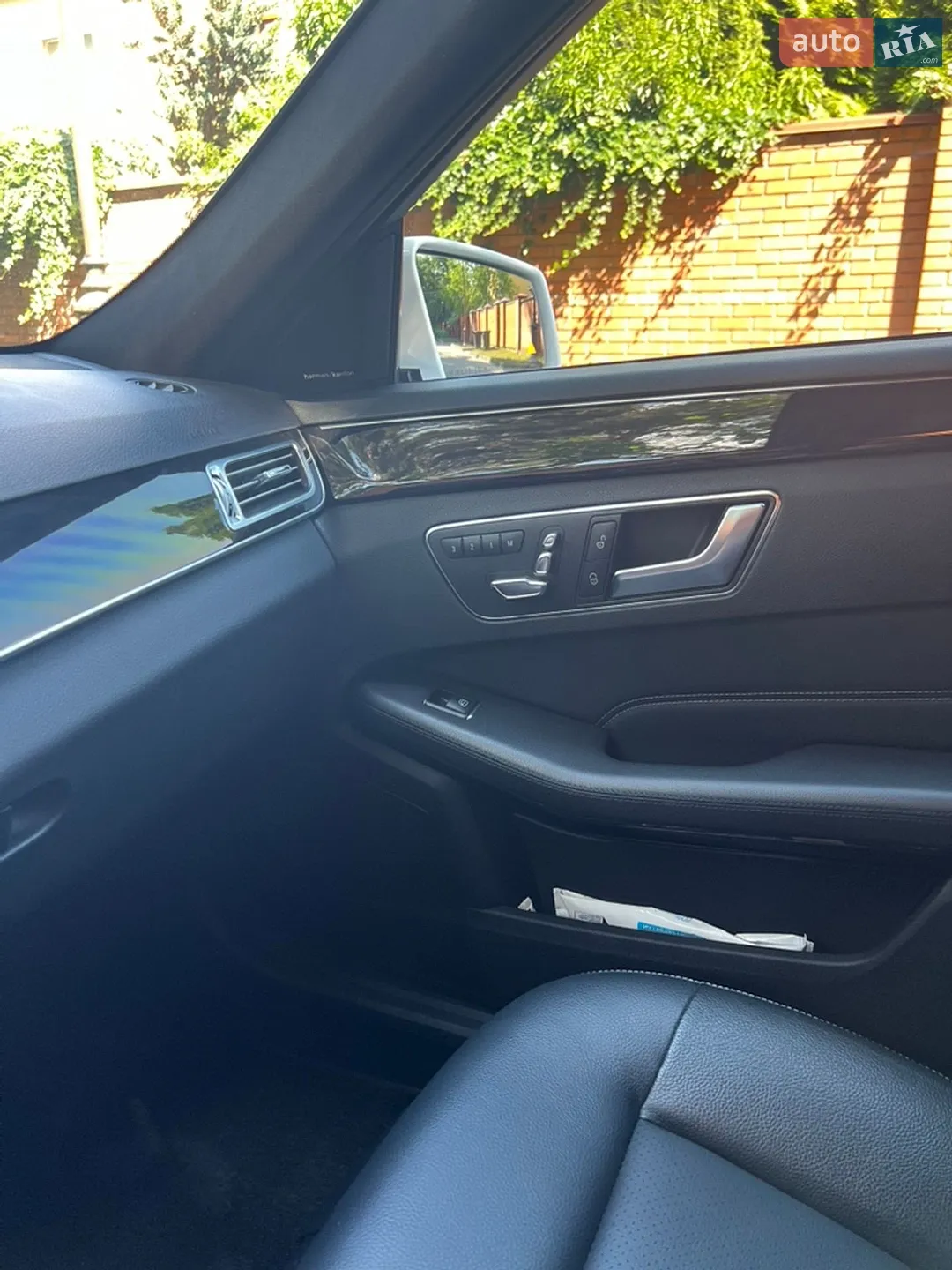 Mercedes-Benz E-Class 2015 VIN WDDHF9HB7GB186586 фото оголошення 39 з 58