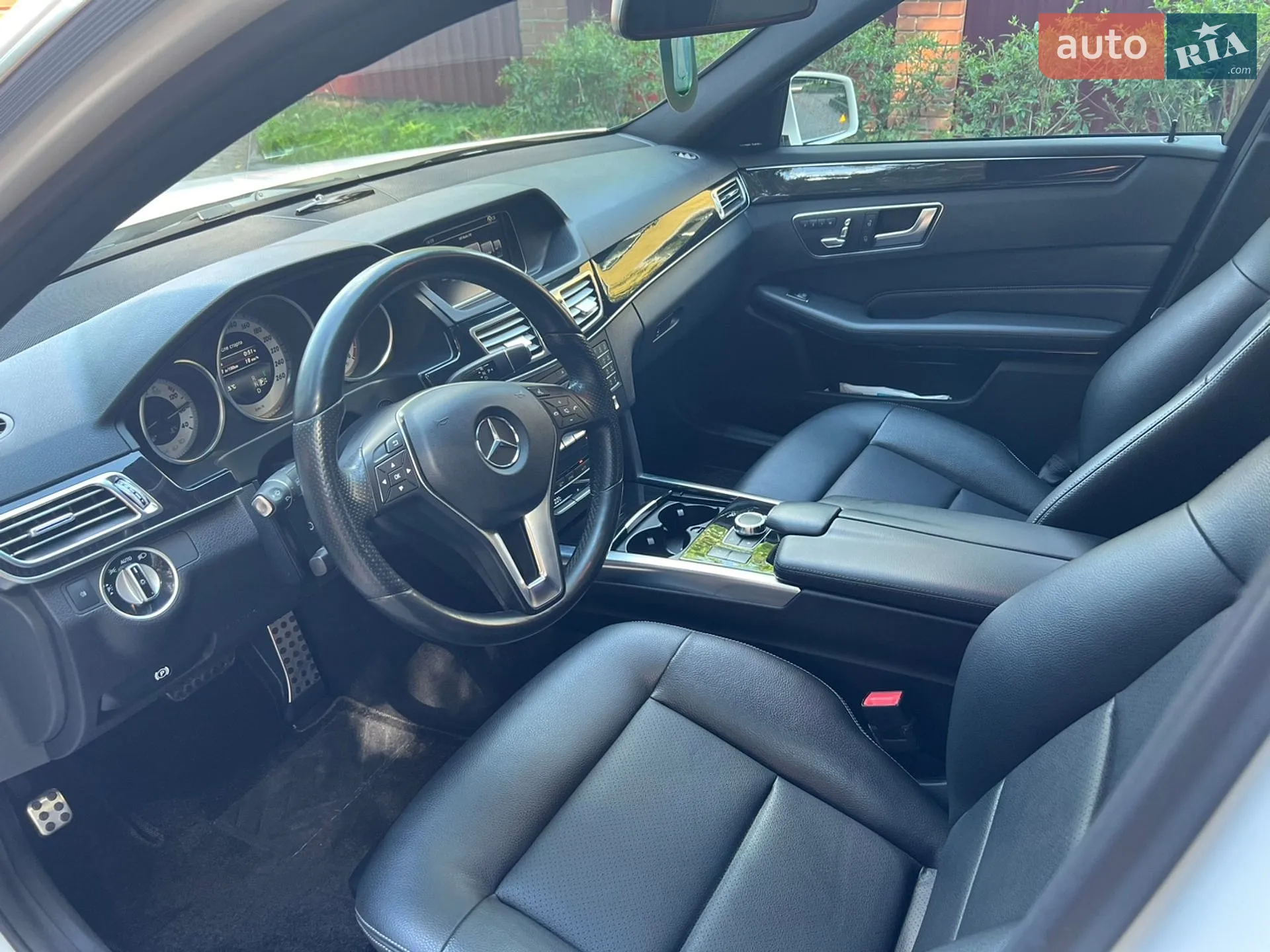 Mercedes-Benz E-Class 2015 VIN WDDHF9HB7GB186586 фото оголошення 44 з 58