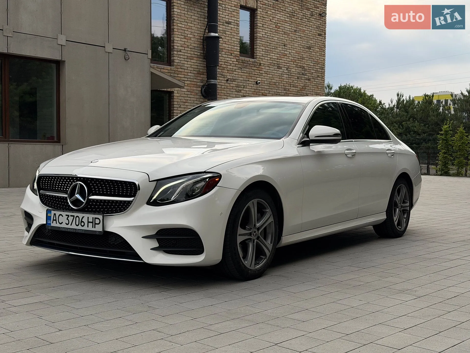 2016 Mercedes-Benz E-klasse - фото 1