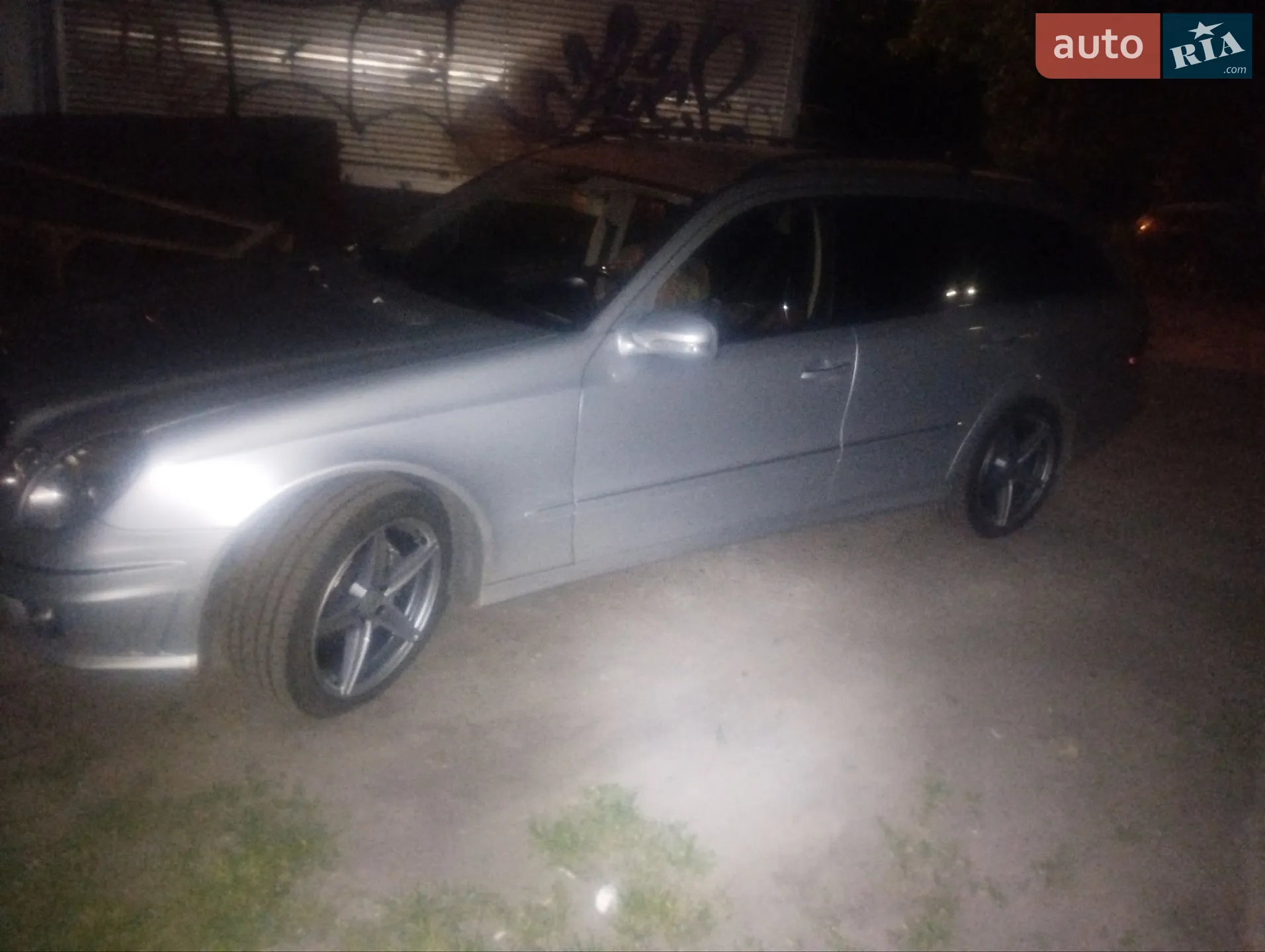 Mercedes-Benz E-Class 2008 VIN WDB2112221B308641 фото оголошення 30 з 40
