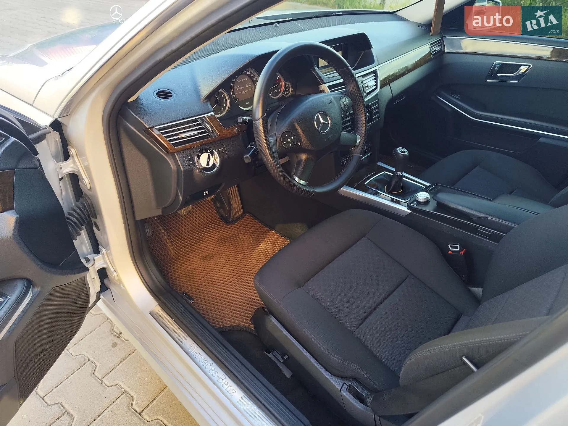 2010 Mercedes-Benz E-klasse - мініатюра 18