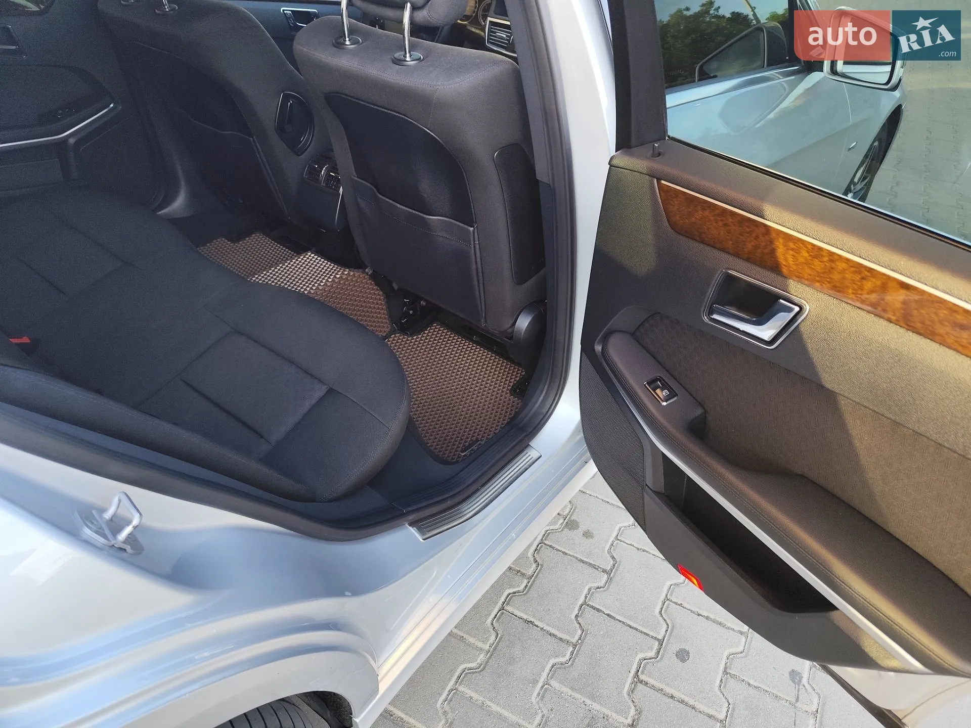 2010 Mercedes-Benz E-klasse - мініатюра 24