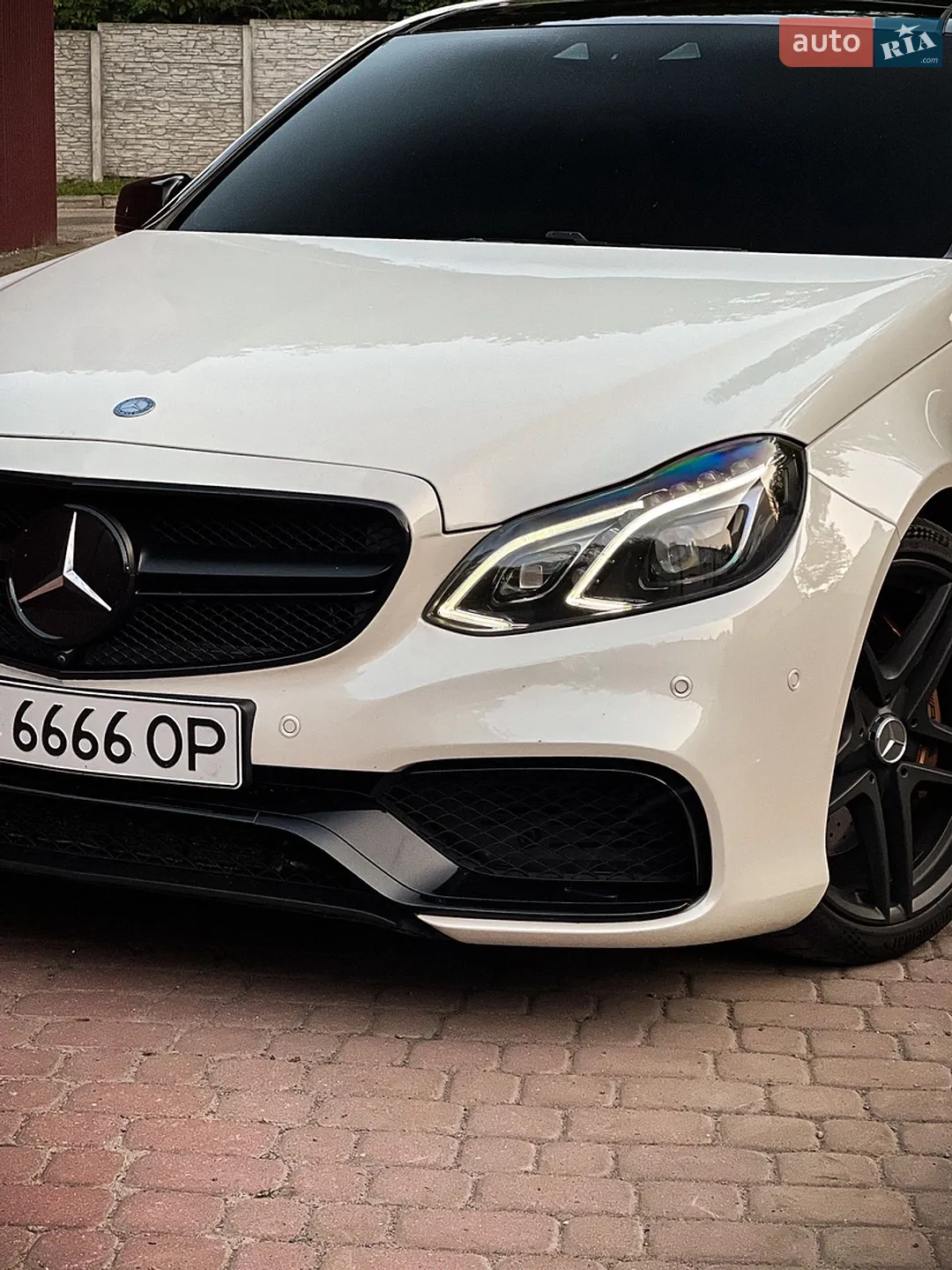 Mercedes-Benz E-Class 2015 VIN WDDHF7GB1GB278914 фото оголошення 2 з 26