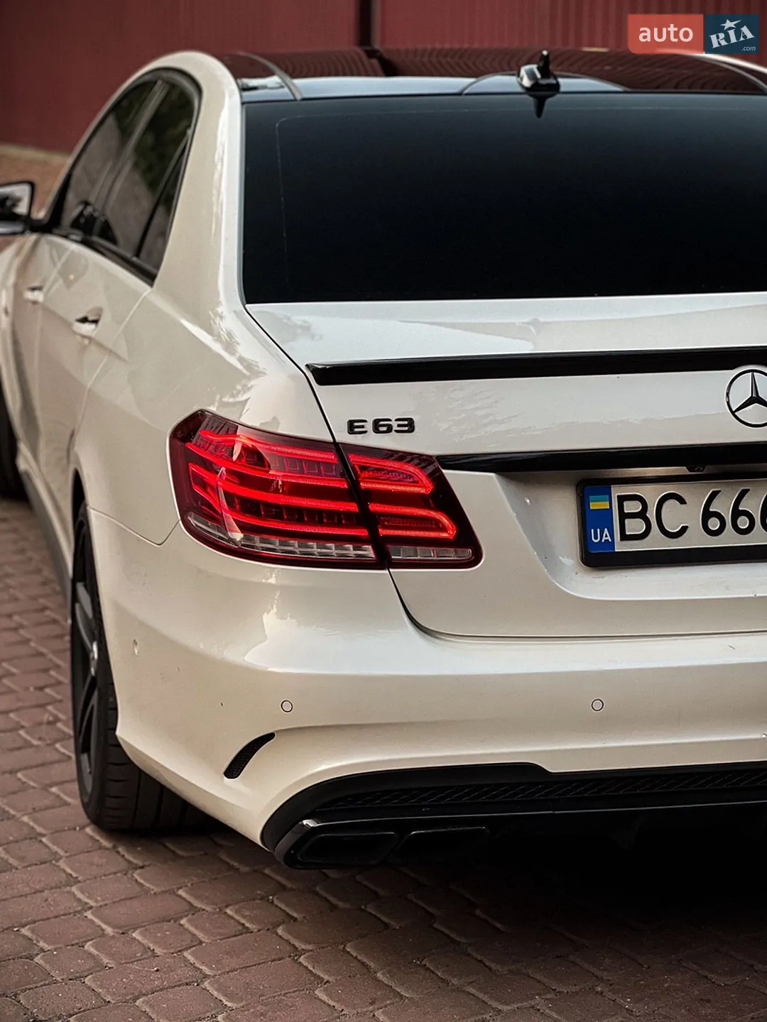 Mercedes-Benz E-Class 2015 VIN WDDHF7GB1GB278914 фото оголошення 6 з 26