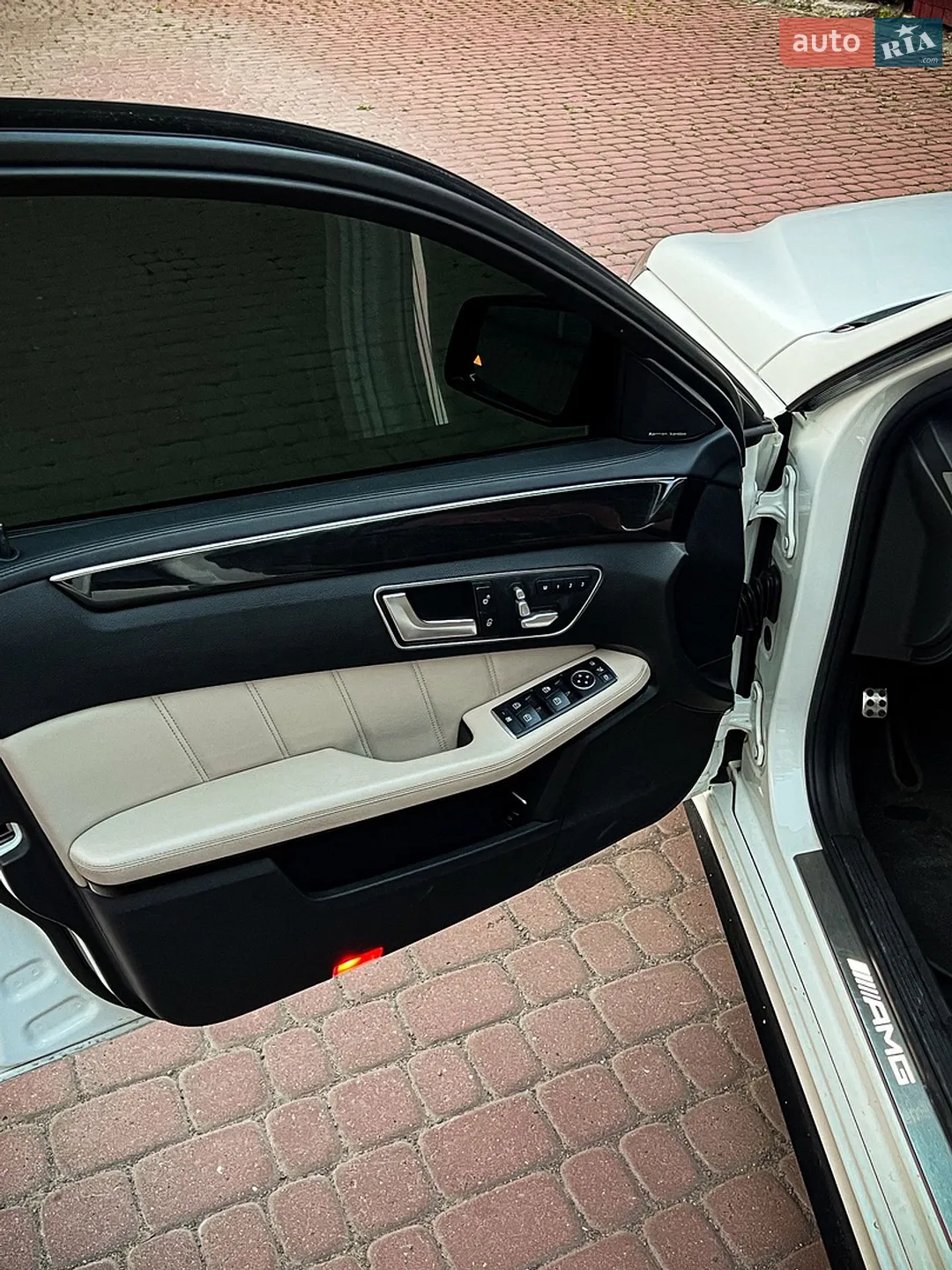 Mercedes-Benz E-Class 2015 VIN WDDHF7GB1GB278914 фото оголошення 18 з 26