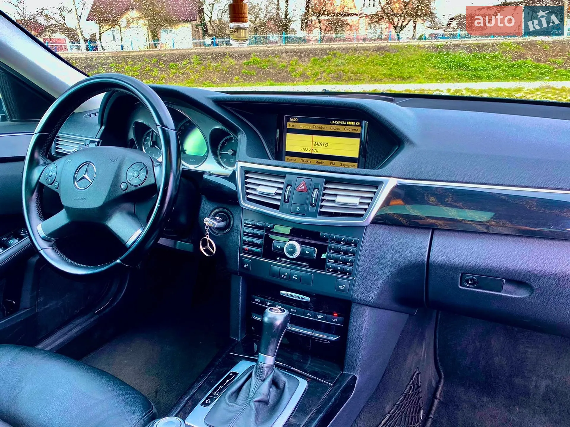 2010 Mercedes-Benz E-klasse - мініатюра 36