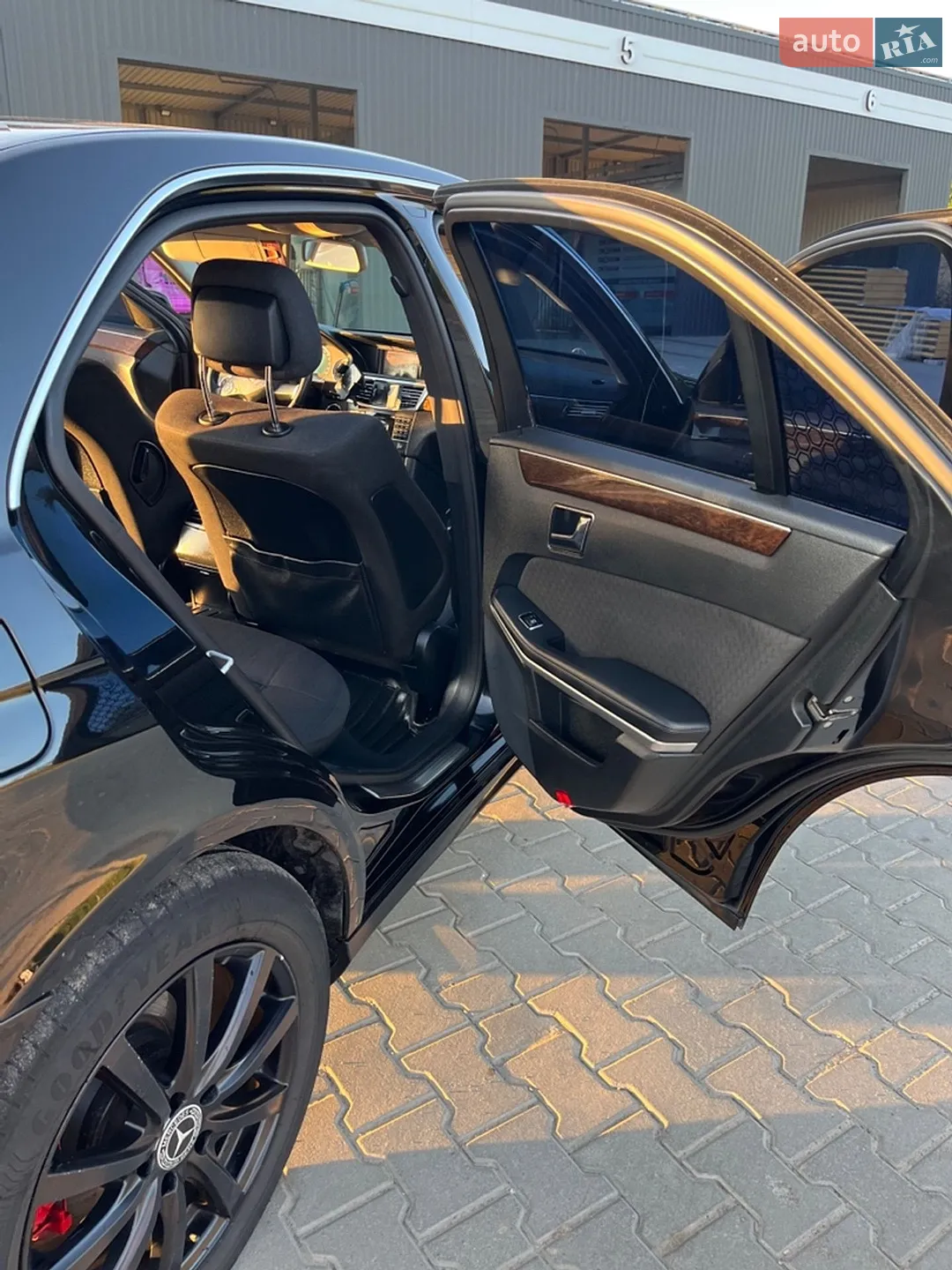 2010 Mercedes-Benz E-klasse - мініатюра 26