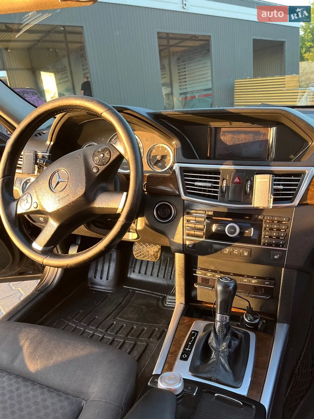 2010 Mercedes-Benz E-klasse - мініатюра 29