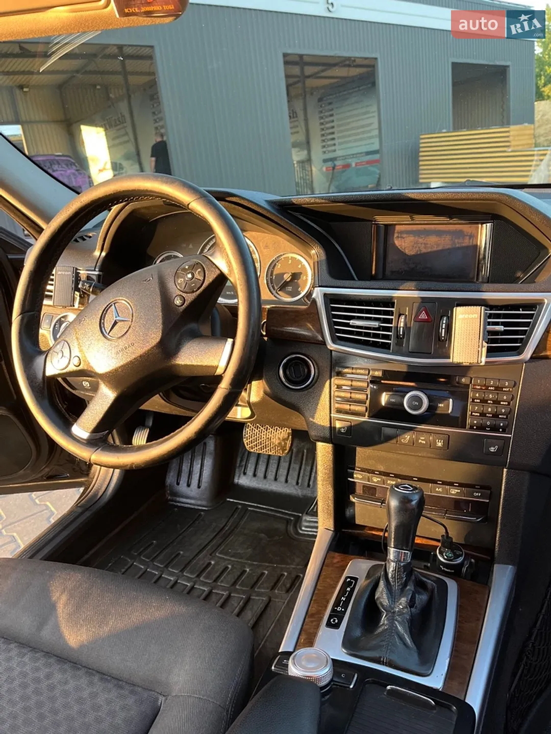 2010 Mercedes-Benz E-klasse - мініатюра 38