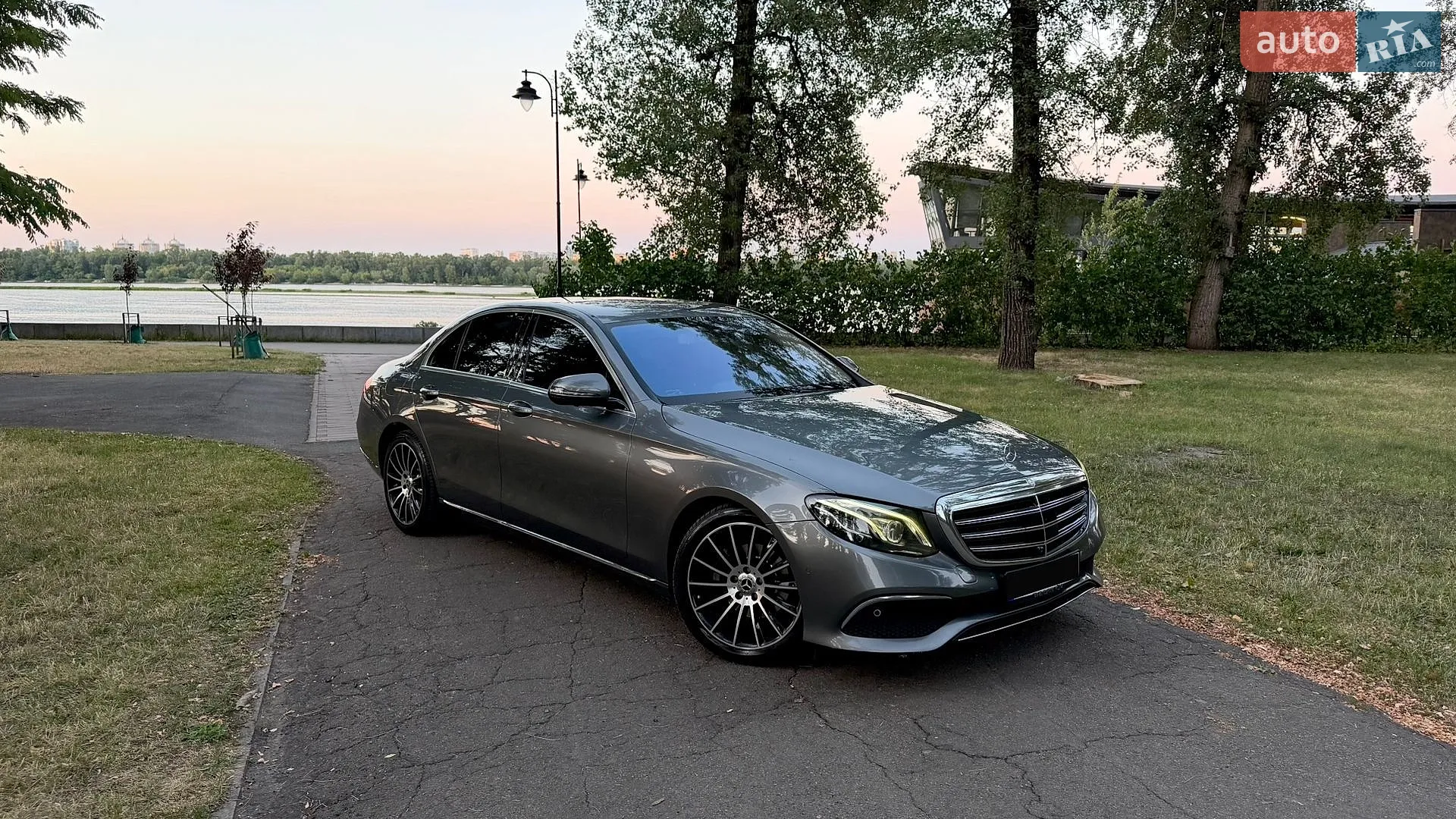 2016 Mercedes-Benz E-klasse - фото 1