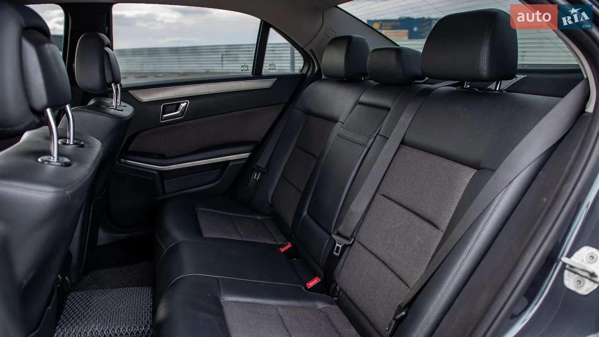 2011 Mercedes-Benz E-klasse - мініатюра 21