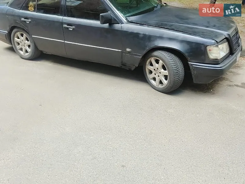 Mercedes-Benz E-Class 1994