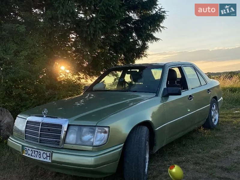 Mercedes-Benz E-Class 1987