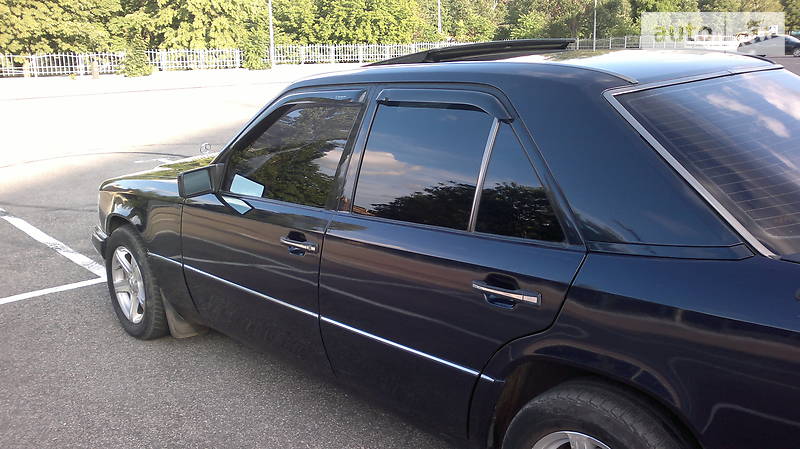 Седан Mercedes-Benz E-Class 1995 в Кропивницком