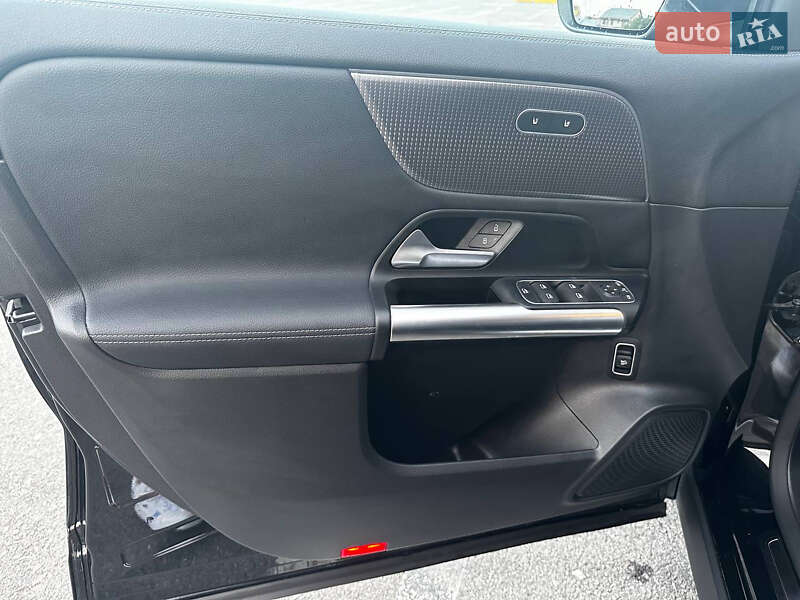 Хэтчбек Mercedes-Benz EQA 2022 в Ужгороде