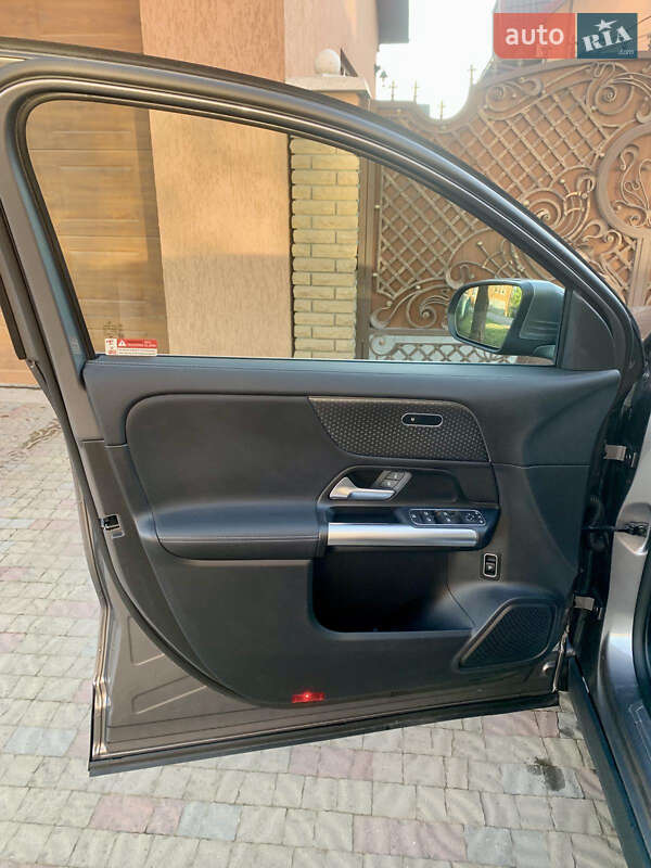 Позашляховик / Кросовер Mercedes-Benz EQA 2024 в Сваляві