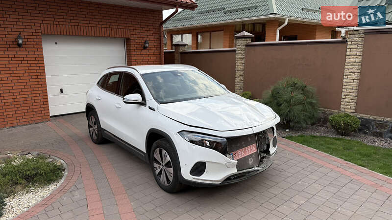 Хетчбек Mercedes-Benz EQA 2022 в 