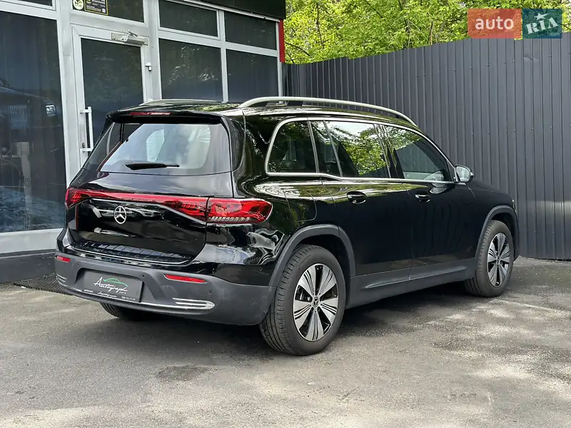 Позашляховик / Кросовер Mercedes-Benz EQB 2023 в 