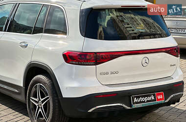 Позашляховик / Кросовер Mercedes-Benz EQB 2021 в 