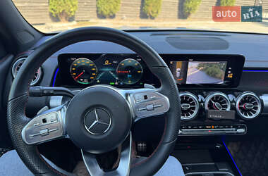 Позашляховик / Кросовер Mercedes-Benz EQB 2022 в 