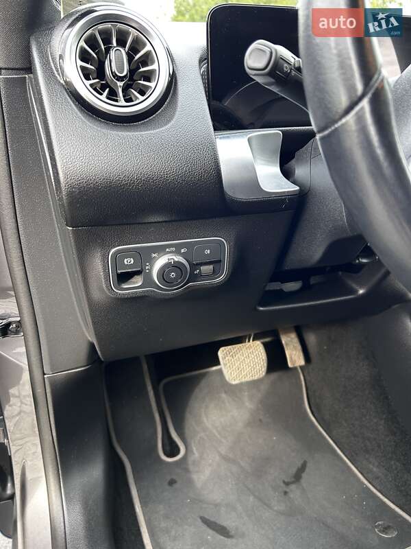 Внедорожник / Кроссовер Mercedes-Benz EQB 2023 в Львове