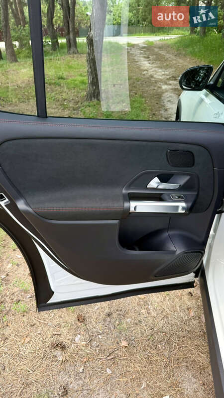 Позашляховик / Кросовер Mercedes-Benz EQB 2023 в Києві