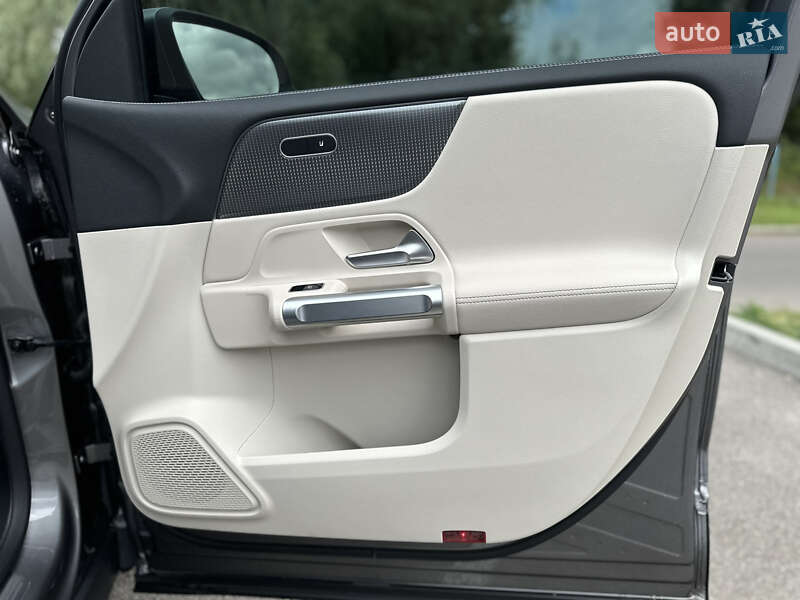 Внедорожник / Кроссовер Mercedes-Benz EQB 2023 в Киеве