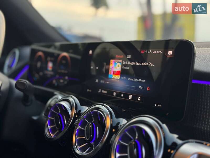 Внедорожник / Кроссовер Mercedes-Benz EQB 2023 в Львове