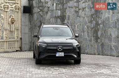 Позашляховик / Кросовер Mercedes-Benz EQB 2022 в 
