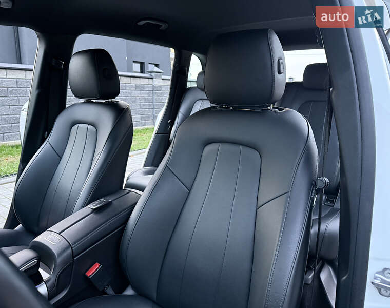 Внедорожник / Кроссовер Mercedes-Benz EQB 2023 в Ровно