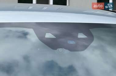 Позашляховик / Кросовер Mercedes-Benz EQC 2020 в 
