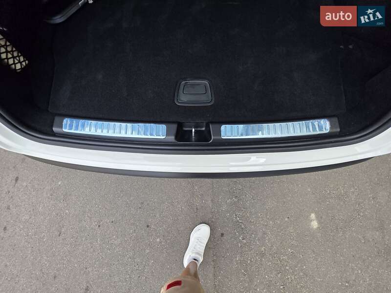 Внедорожник / Кроссовер Mercedes-Benz EQC 2022 в Ровно