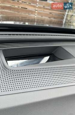 Внедорожник / Кроссовер Mercedes-Benz EQC 2021 в 